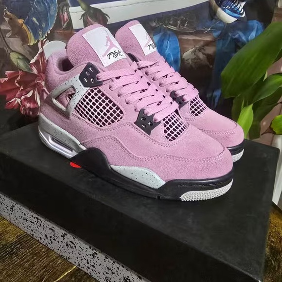 Jordan Air Jordan 4 “Orchid” - Picture 2 of 7